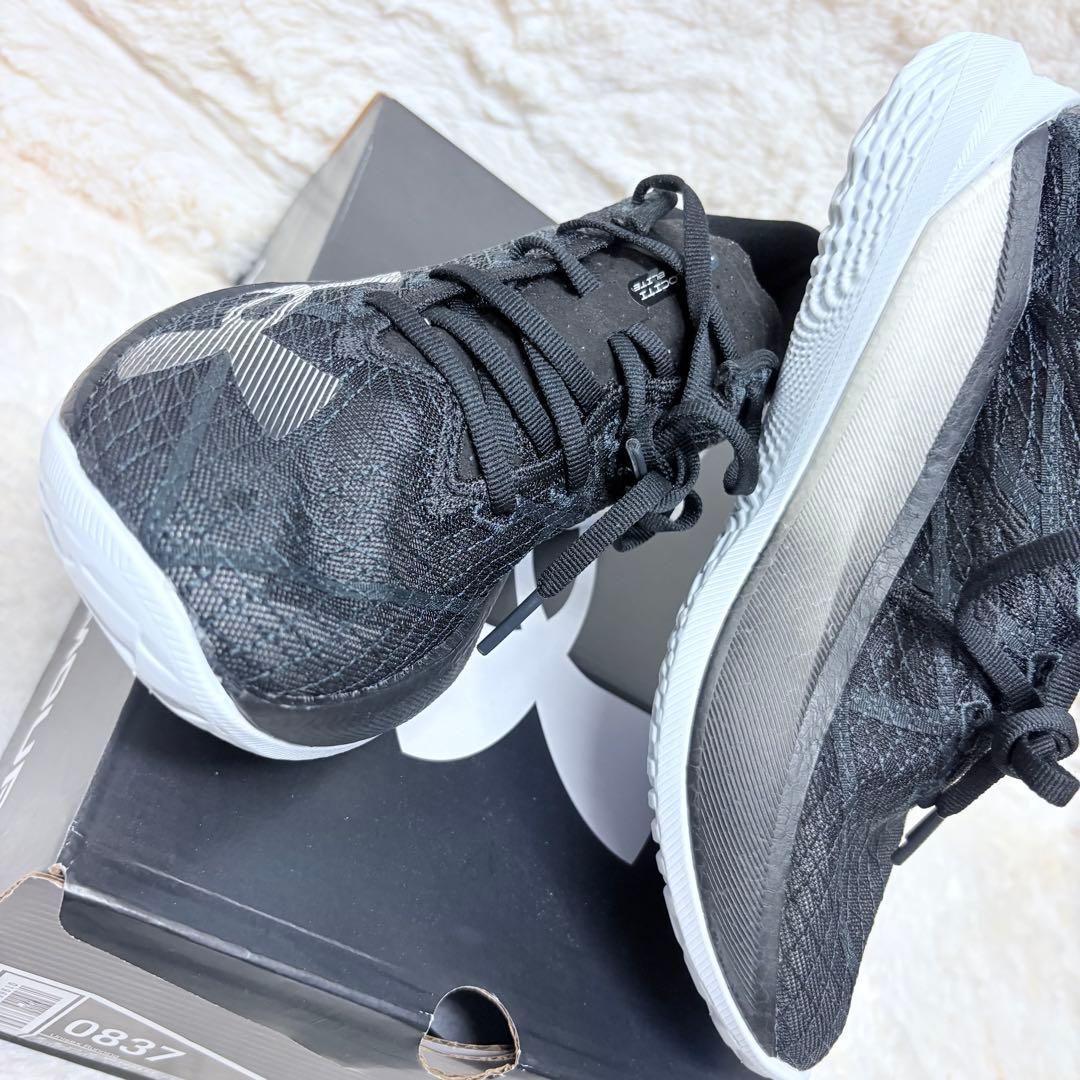 新品未使用 アンダーアーマー UAベロシティ エリート2 24.0