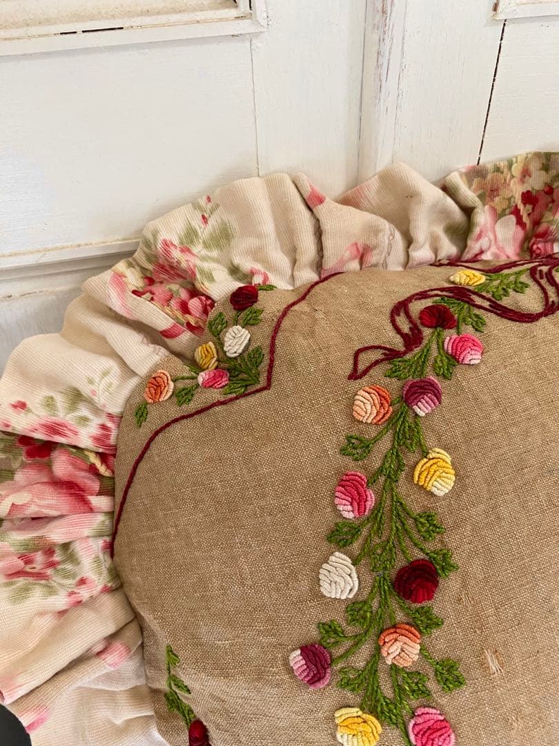 レア★アンティーク⭐︎フラワーバスケット ♪花かご刺繍クッション