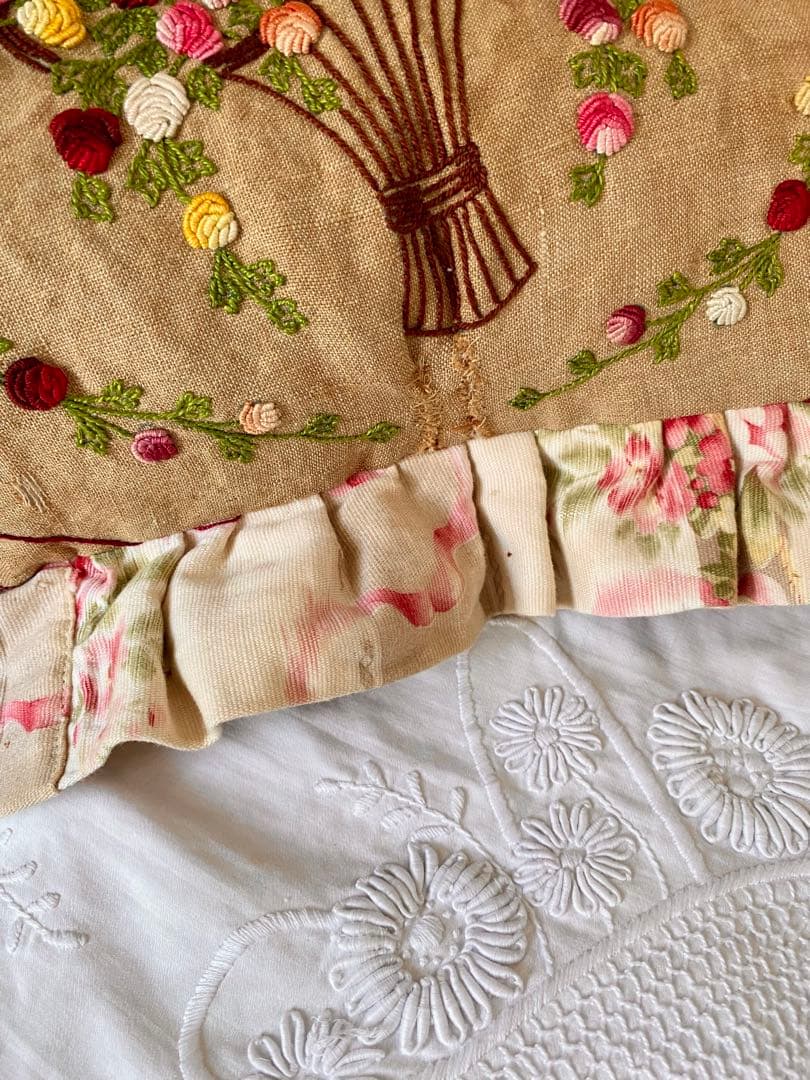 レア★アンティーク⭐︎フラワーバスケット ♪花かご刺繍クッション