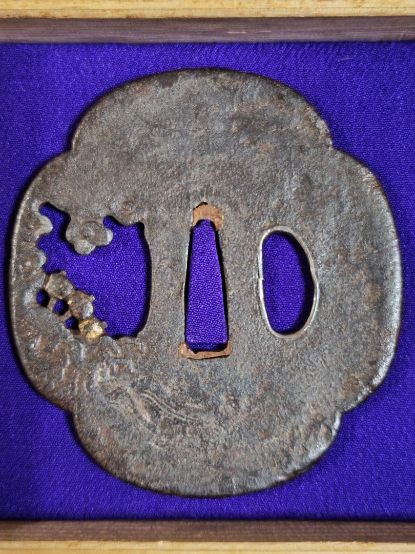 江戸初期　鉄地　透かし鍔、桐箱付