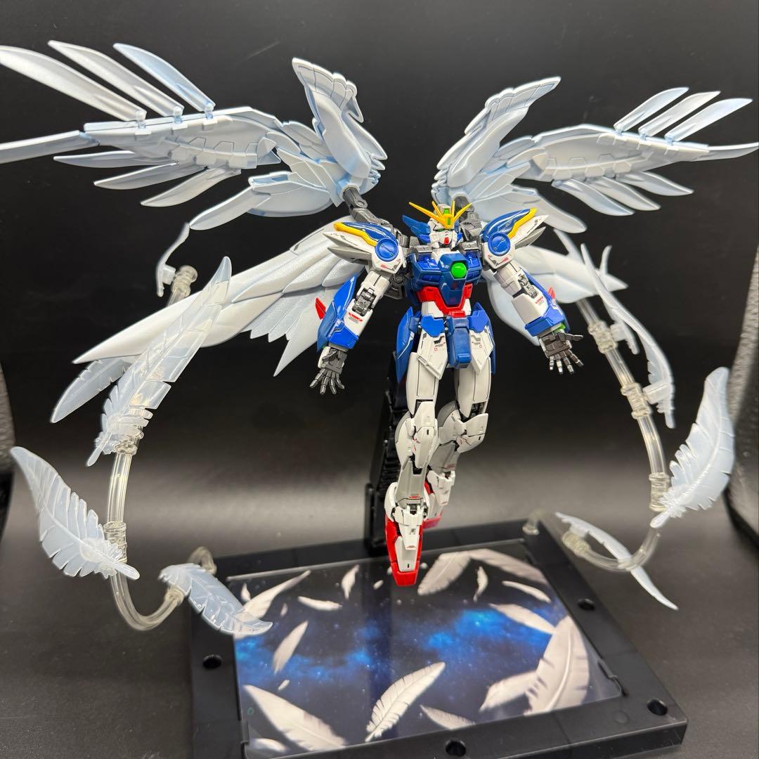 RG ウイングガンダム ゼロ EW全塗装完成品 セラフィムフェザー付き