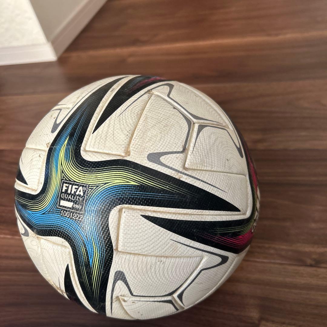 サッカーボール　アディダス