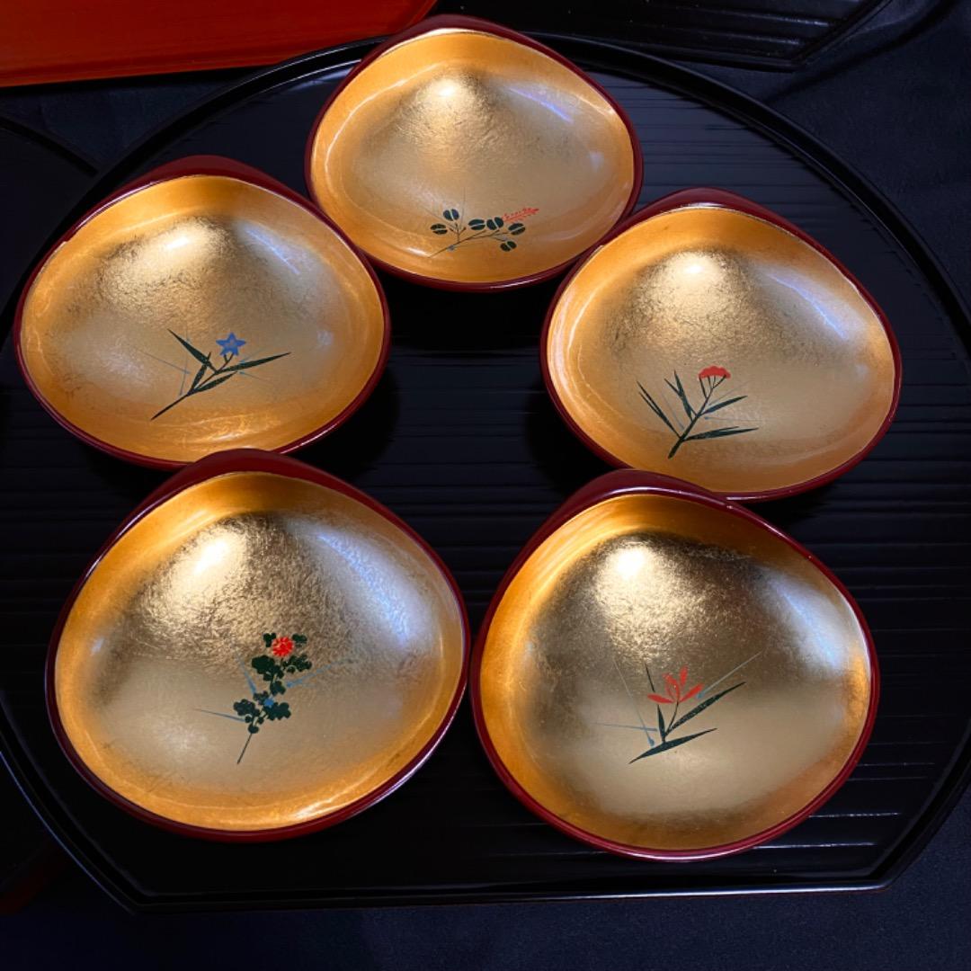 珍味入れ&半月膳５客 セット 金箔 山中塗 手描蒔絵 小皿 金彩 小鉢 正月