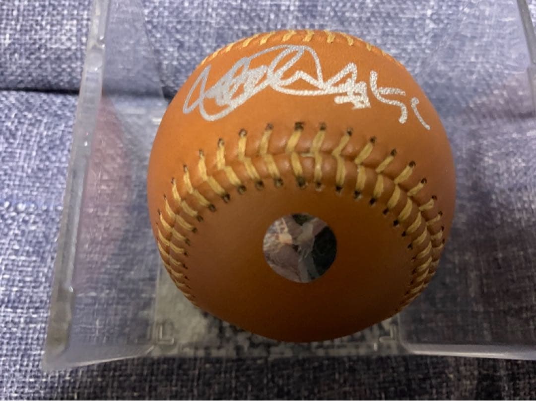 イチロー選手　直筆サイン入り　コーチ野球ボール