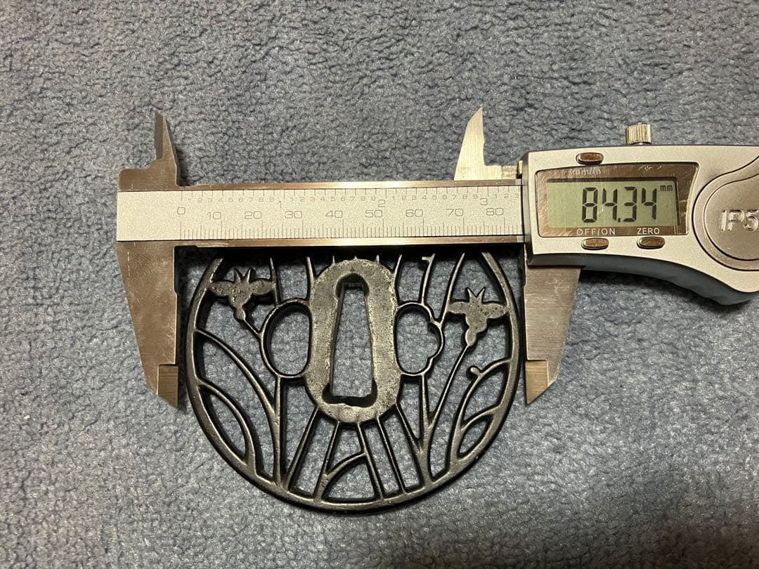 鐔　鍔　菖蒲透かし　現代物