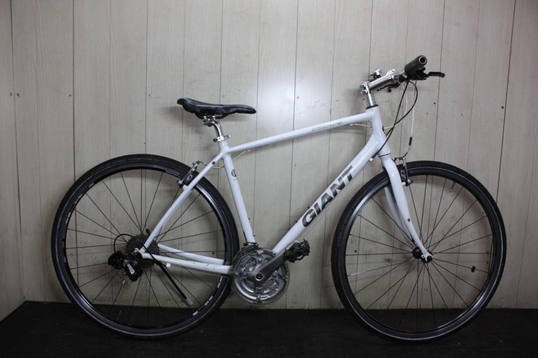 お*じ様 GIANT ESCAPE クロスバイク ホワイト 700C