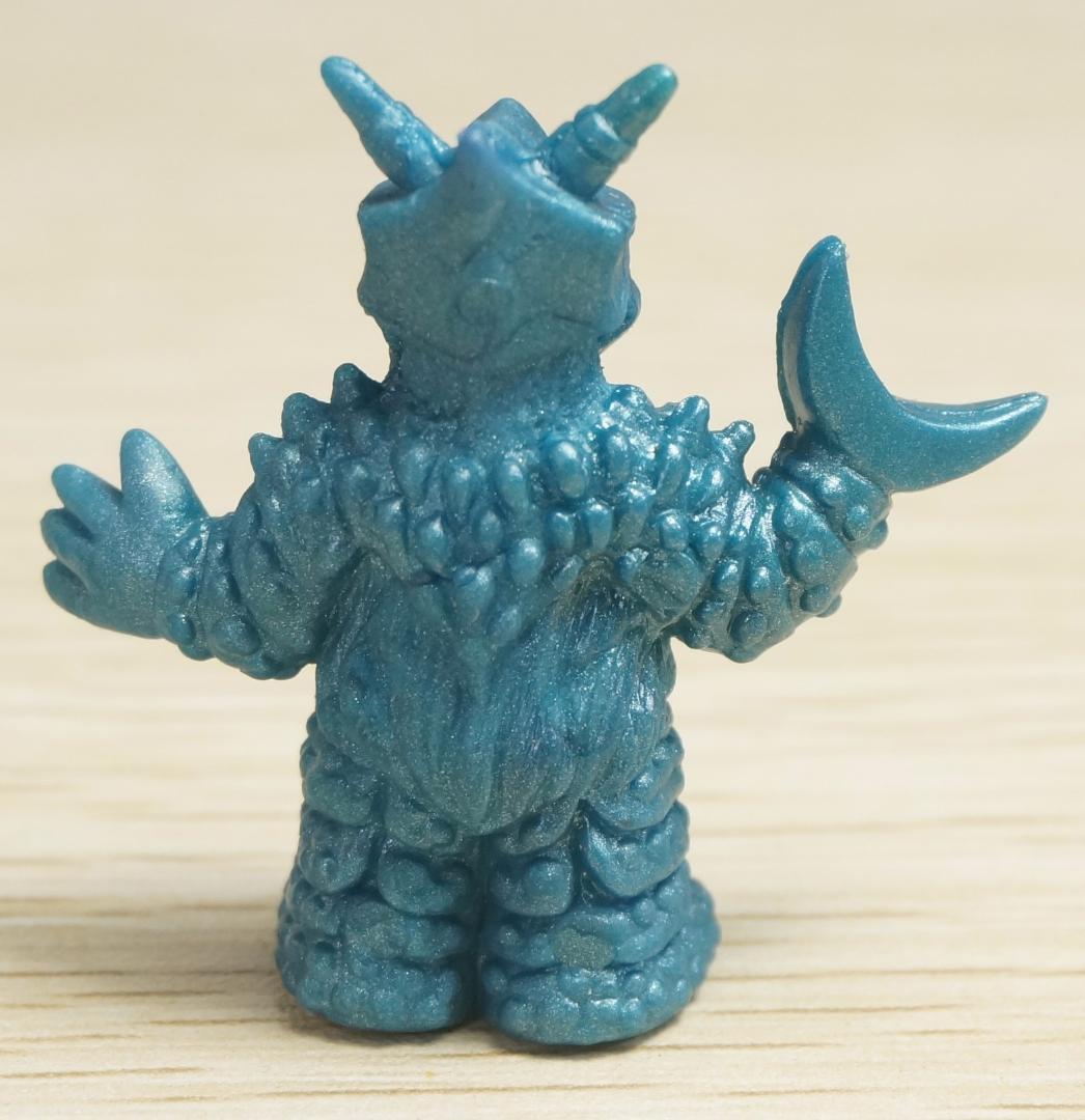 ポピー製　ウルトラマン怪獣消しゴム　巨大ヤプール　メタリックブルー