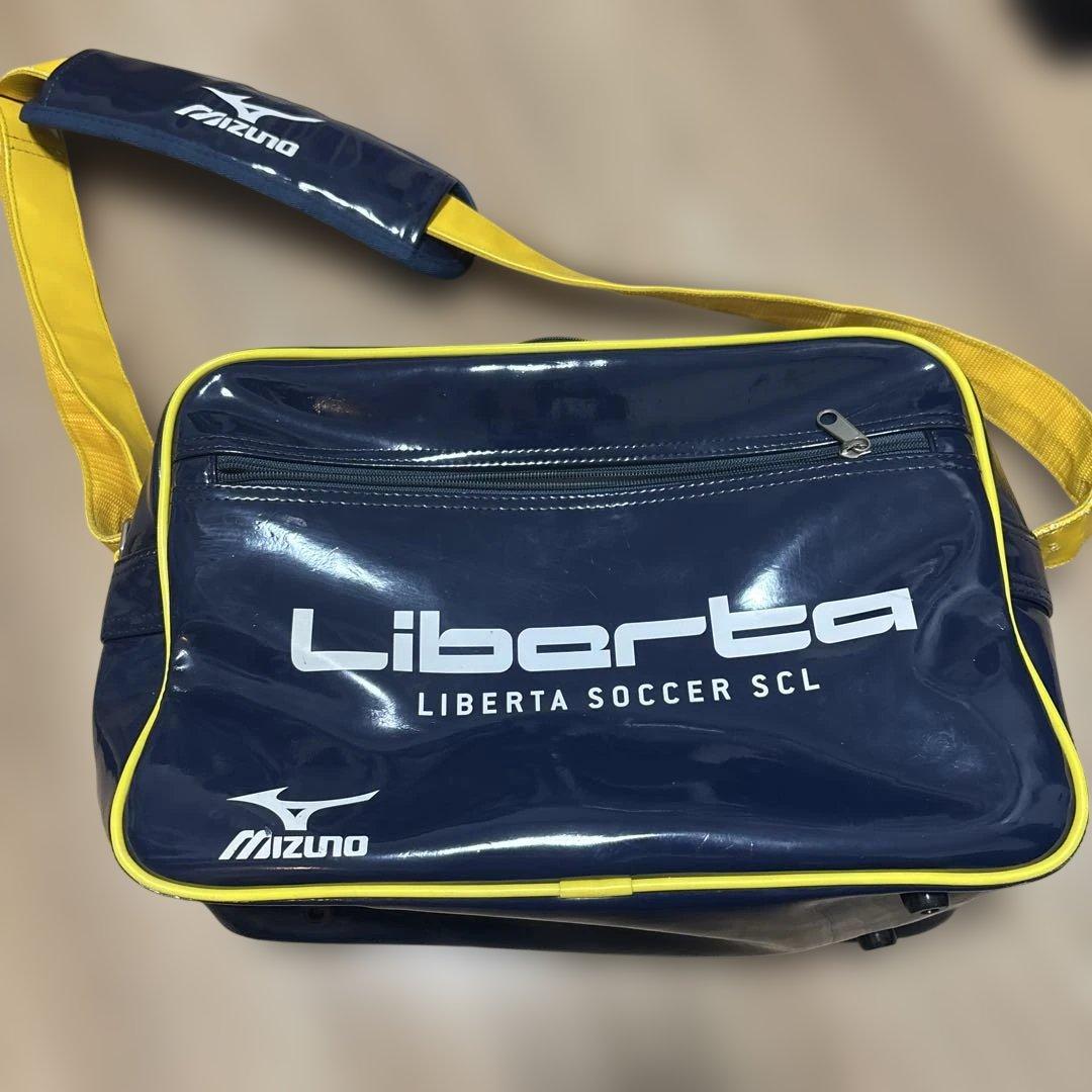 【バラ売り不可】リベルタサッカースクール＊ユニフォーム　ジャージ　160センチ