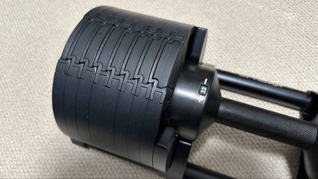 ヌオベル　フレックスベル 可変式ダンベル 32kg 2キロ刻み １個　ブラック