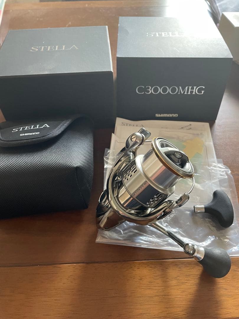 18 ステラ　C3000MHG スピニングリール STELLA 22ステラ