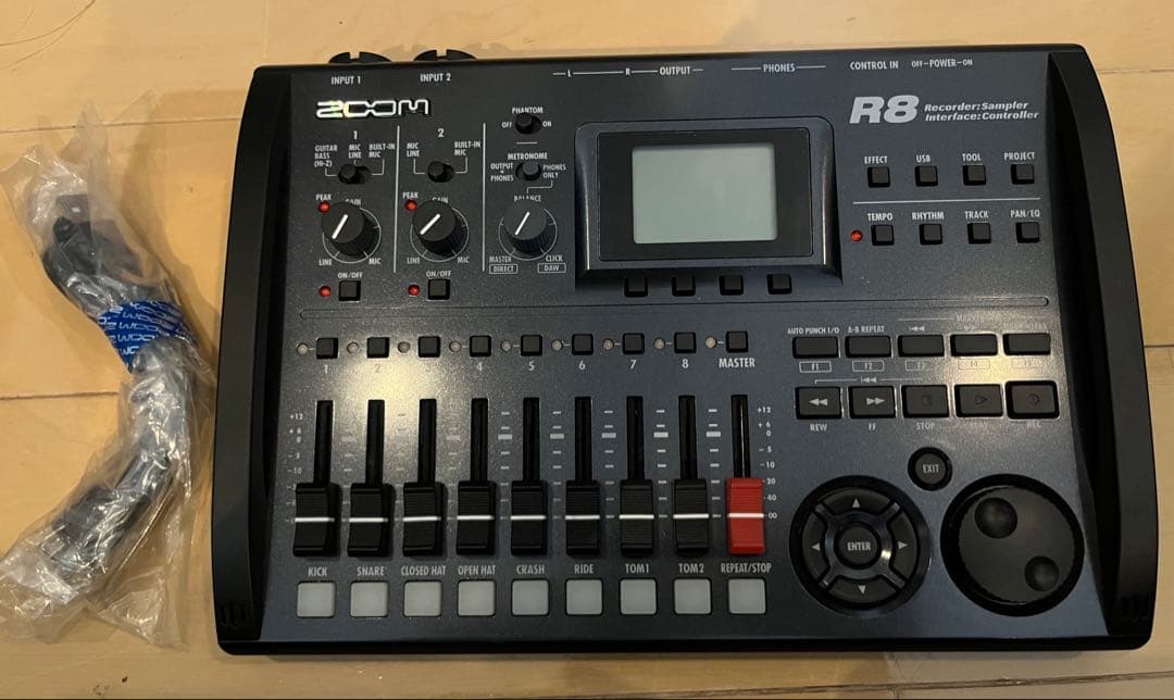 未使用　ZOOM R8 マルチトラックレコーダー