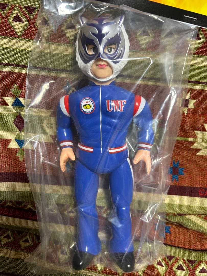 メディコム・トイ×UWF 40周年無限大記念日★スーパータイガー（ジャージ版）