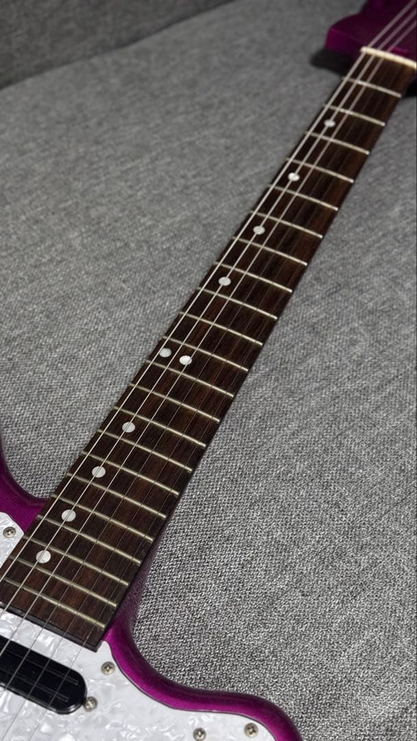 ジャガーシェイプ エレキギター 詳細不明