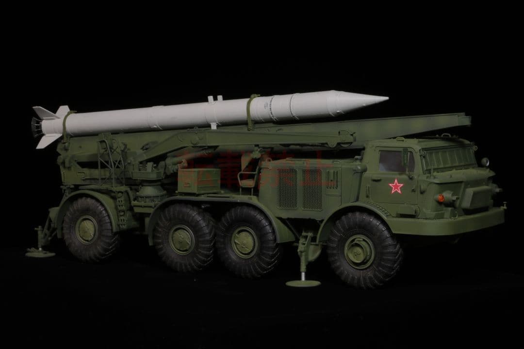 【完成品】 1/35 ソビエト軍 ルーナM 戦術弾道ミサイル トランペッター