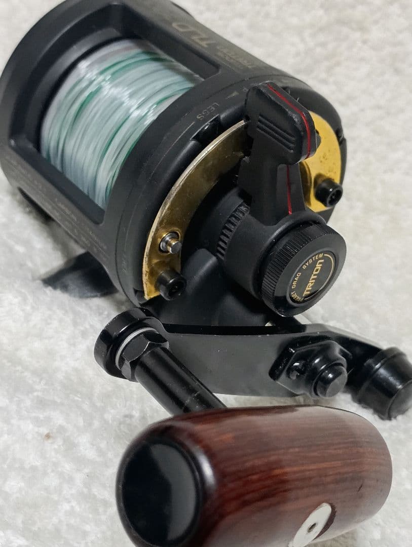 シマノトリトンTLD2000Lレバードラグ両軸リール