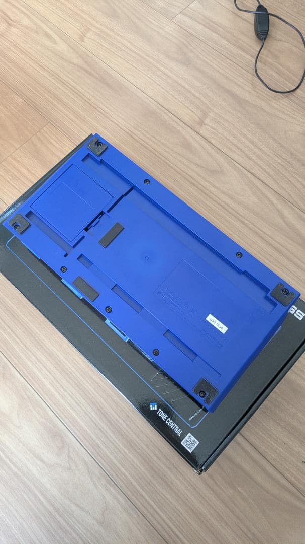 美品 新品同様 BOSS GT-1 マルチエフェクター ギターエフェクター