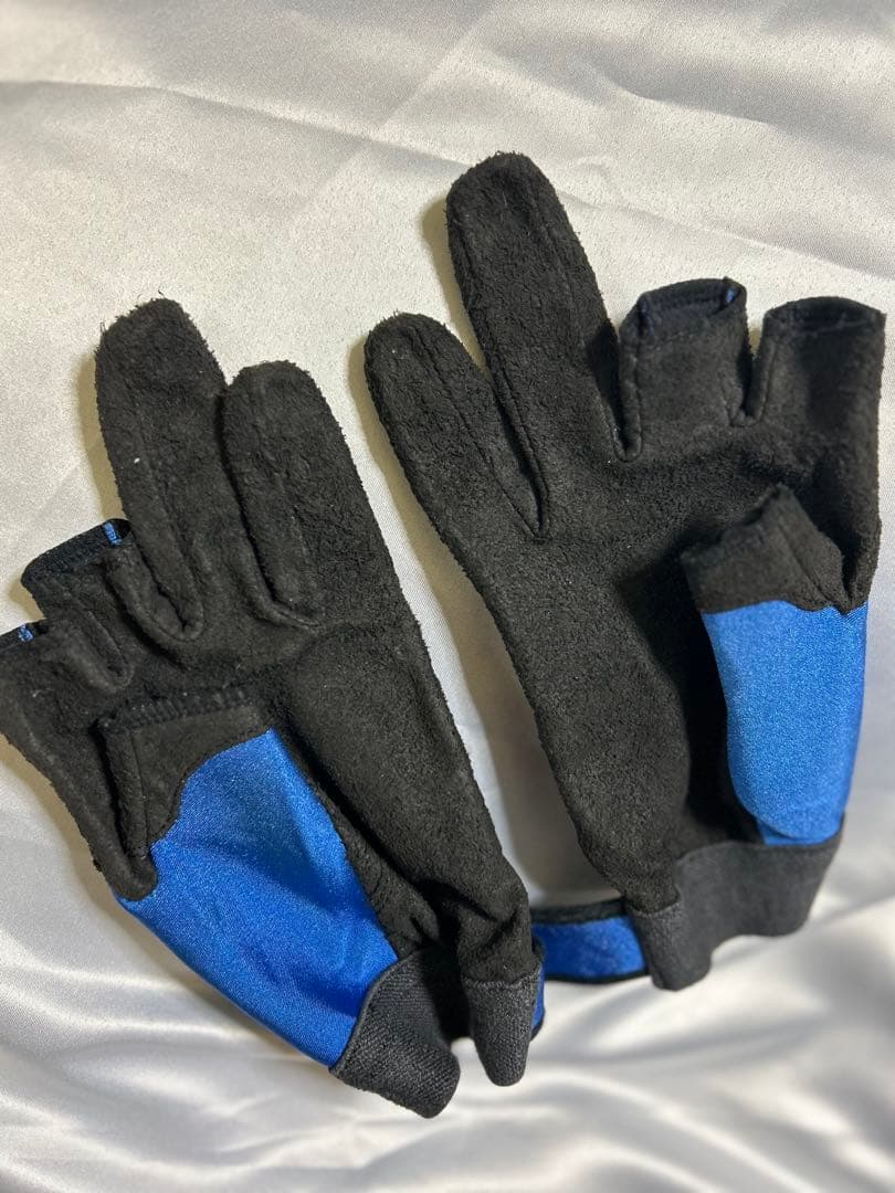 がまかつ　フローティングベスト&手袋