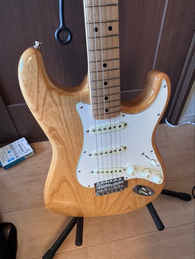 Fender Japanストラトキャスターアッシュボディash