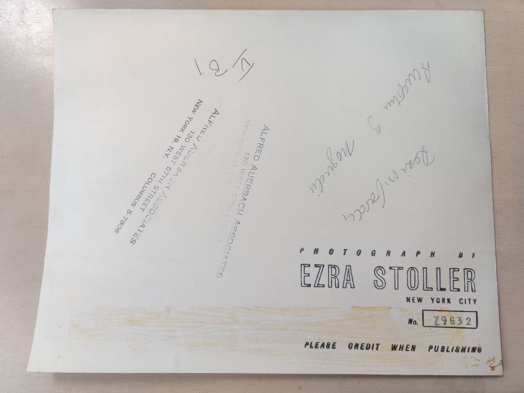 イサムノグチ ハーマンミラー コーヒーテーブル 1944 エズラストーラー撮影