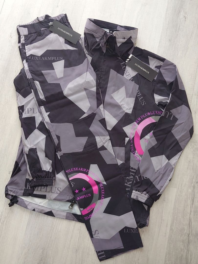 新品XLサイズ セットアップ リュクスエイケイエムプラス 上下セット