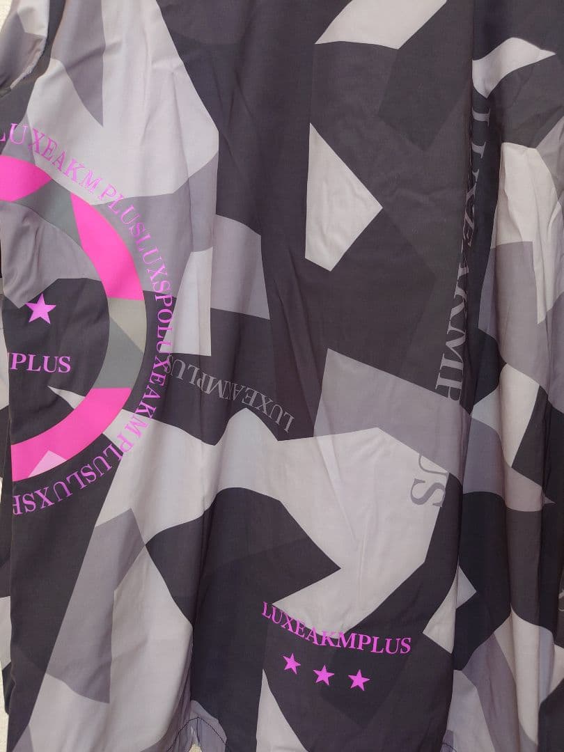 新品XLサイズ セットアップ リュクスエイケイエムプラス 上下セット