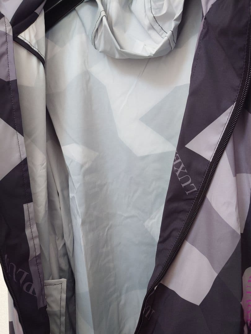 新品XLサイズ セットアップ リュクスエイケイエムプラス 上下セット