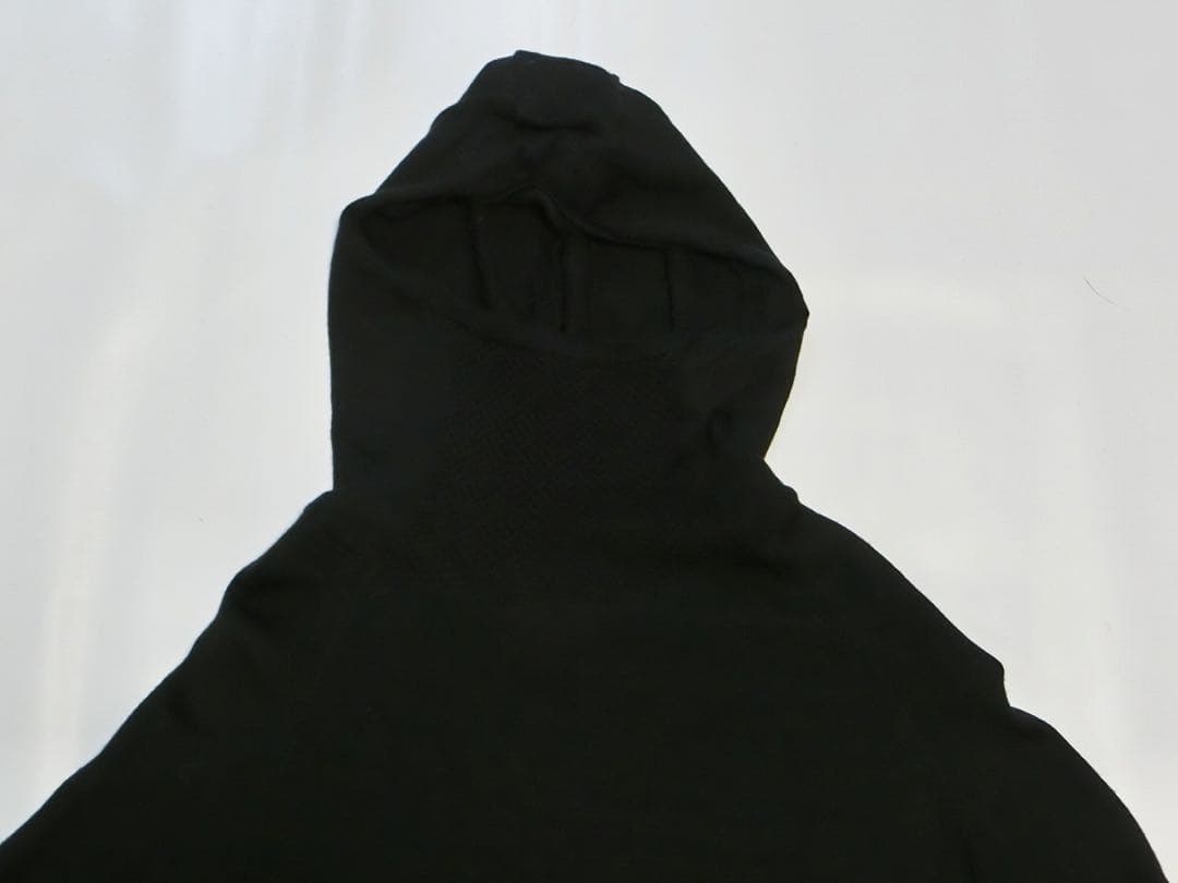 BRIEFING ブリーフィング　黒いニットでフードが付いた長袖セーター L