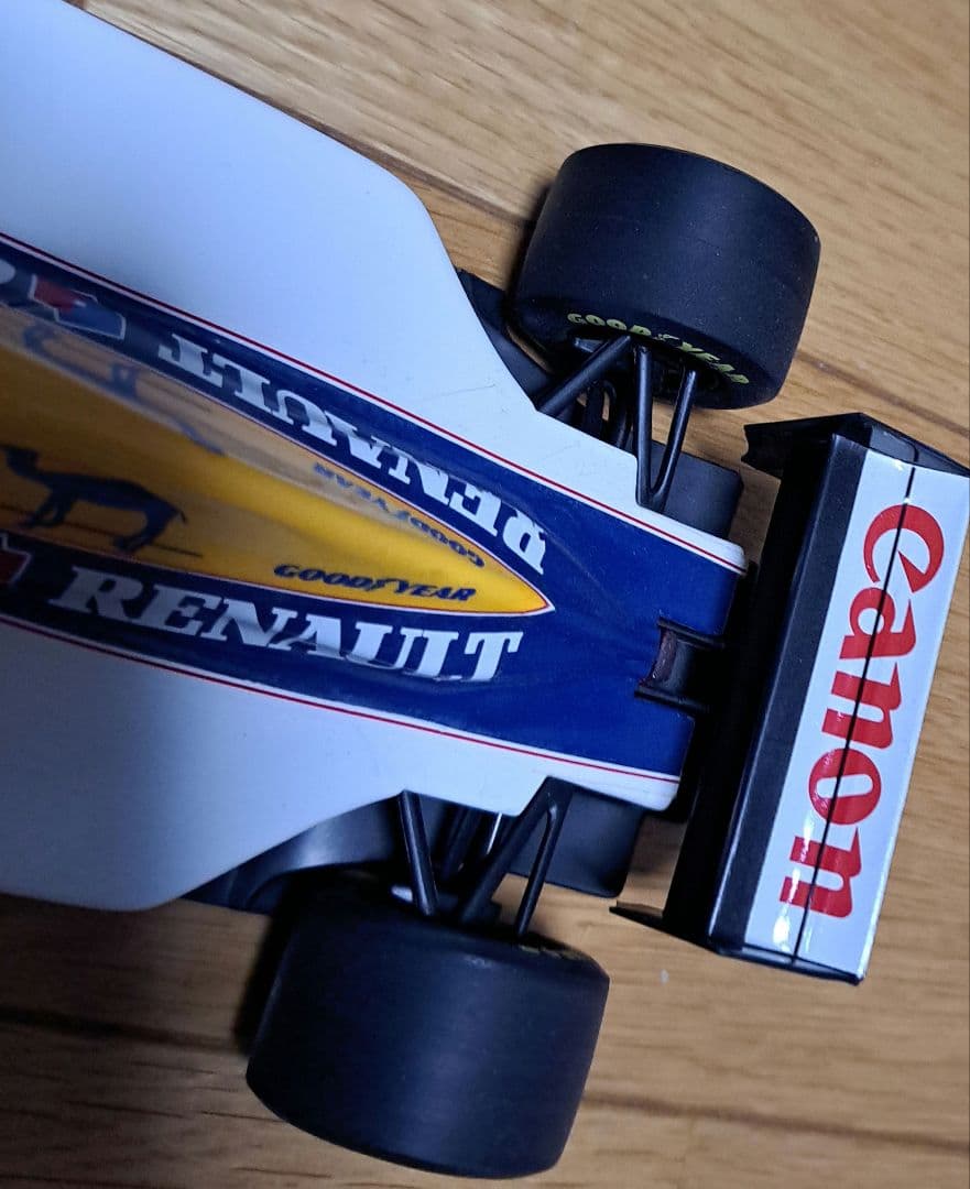 ウィリアムズ FW15 ミニカー 1/18