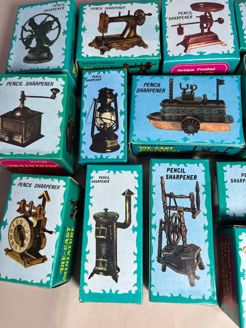 アンティーク　ダイキャスト　ミニチュア　ペンシル　シャープナー　19種類