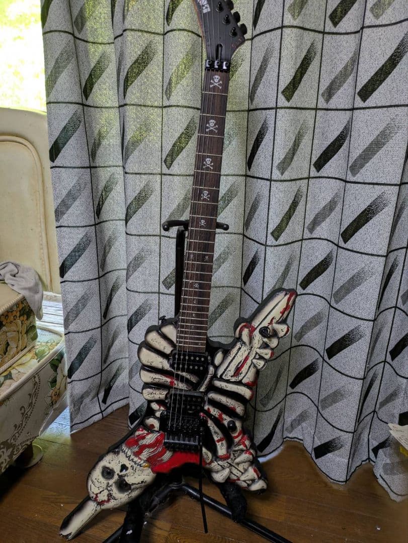 骸骨デザイン エレキギター　ノーブランド　よしえ
