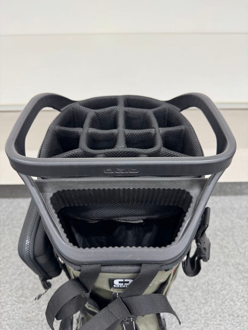 OGIO ALPHA CORE CONVOYスタンドタイプ オリーブ　グリーン