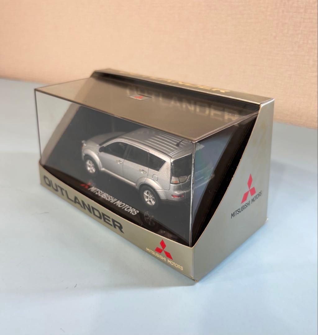 ミニカー　三菱　車種：OUTLANDER　＃⑭
