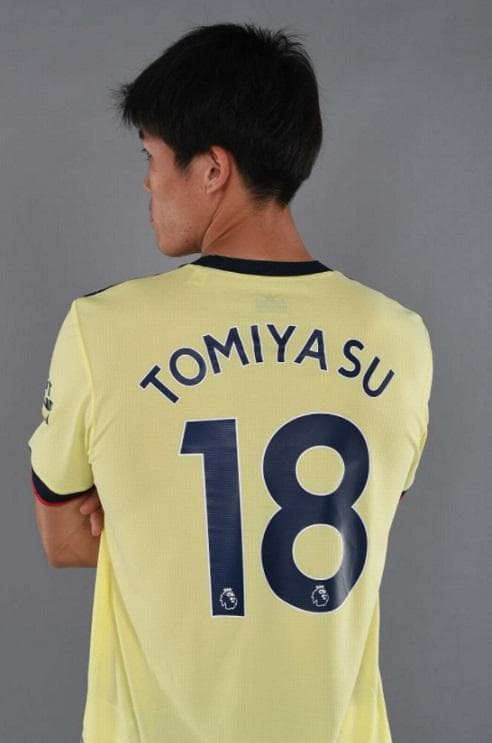 【送料無料】 アーセナル　冨安健洋　オーセンティック アウェイ （M）