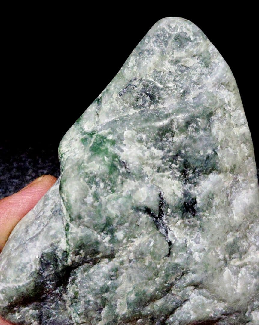 ★翡翠原石★糸魚川硬玉【小滝・川ズレ・507ｇ】