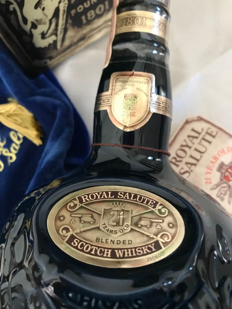 シーバスリーガル ロイヤルサルート　21年 青 陶器ボトル