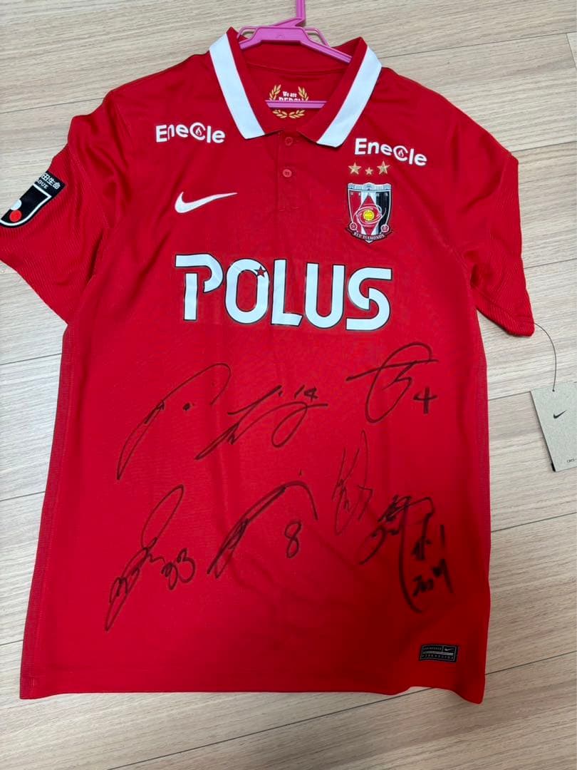 浦和レッズ　ホームユニフォーム