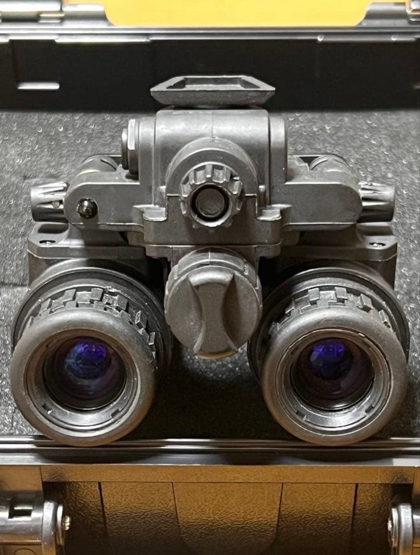 ナイトビジョン　暗視鏡