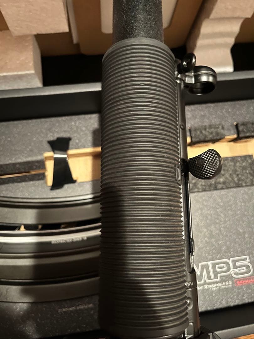 東京マルイ　次世代電動ガン　MP5 SD6 ＋予備マガジン2本＋純正マウント