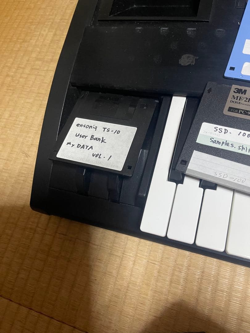 TS10 シンセサイザー