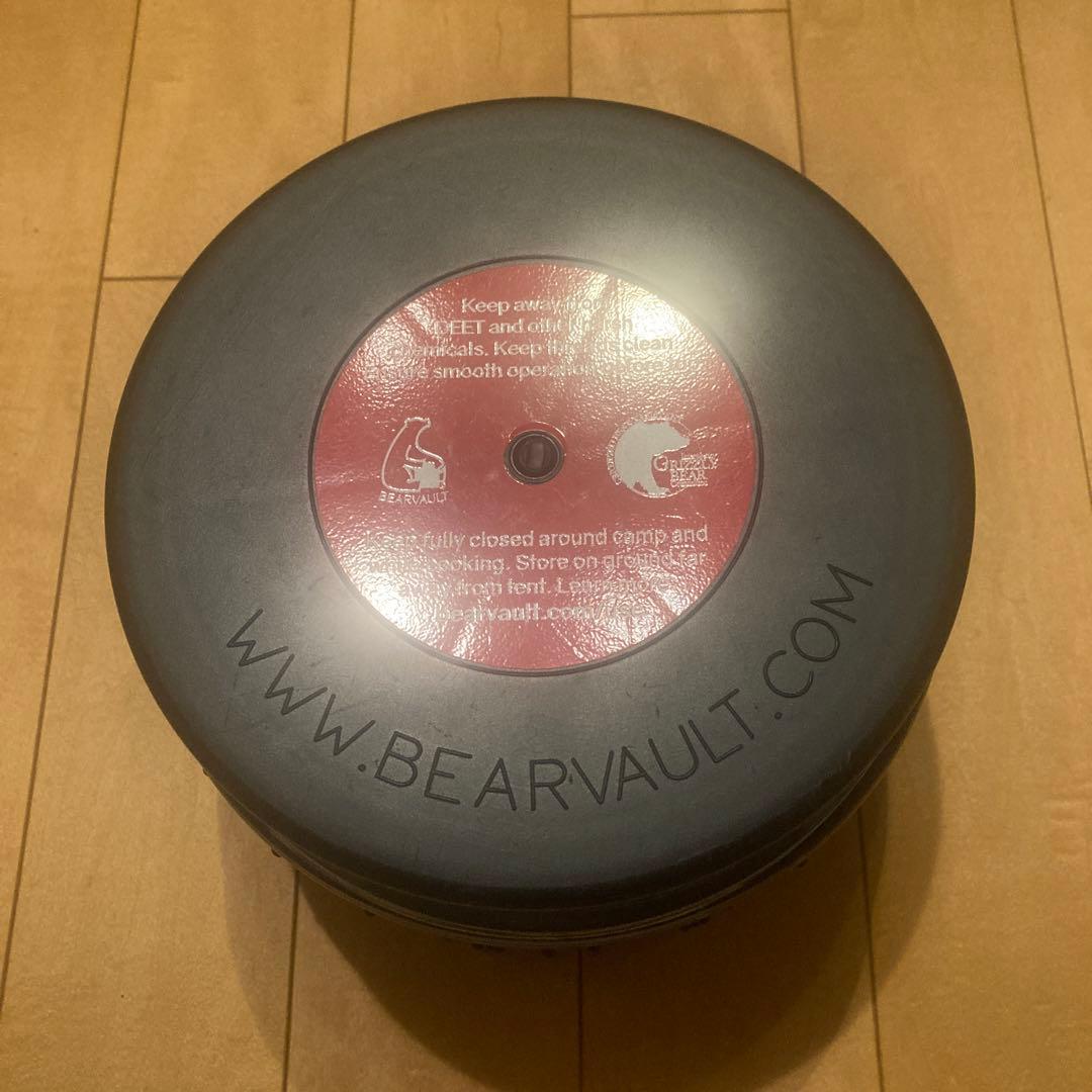 ベアキャニスター　ベアボルト　熊缶　Bearvalut JMT PCT 登山　山