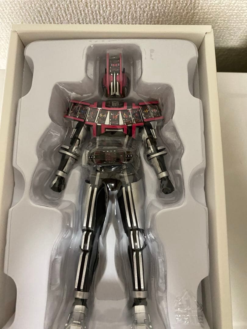 真骨彫製法　仮面ライダーディケイド　コンプリートフォーム