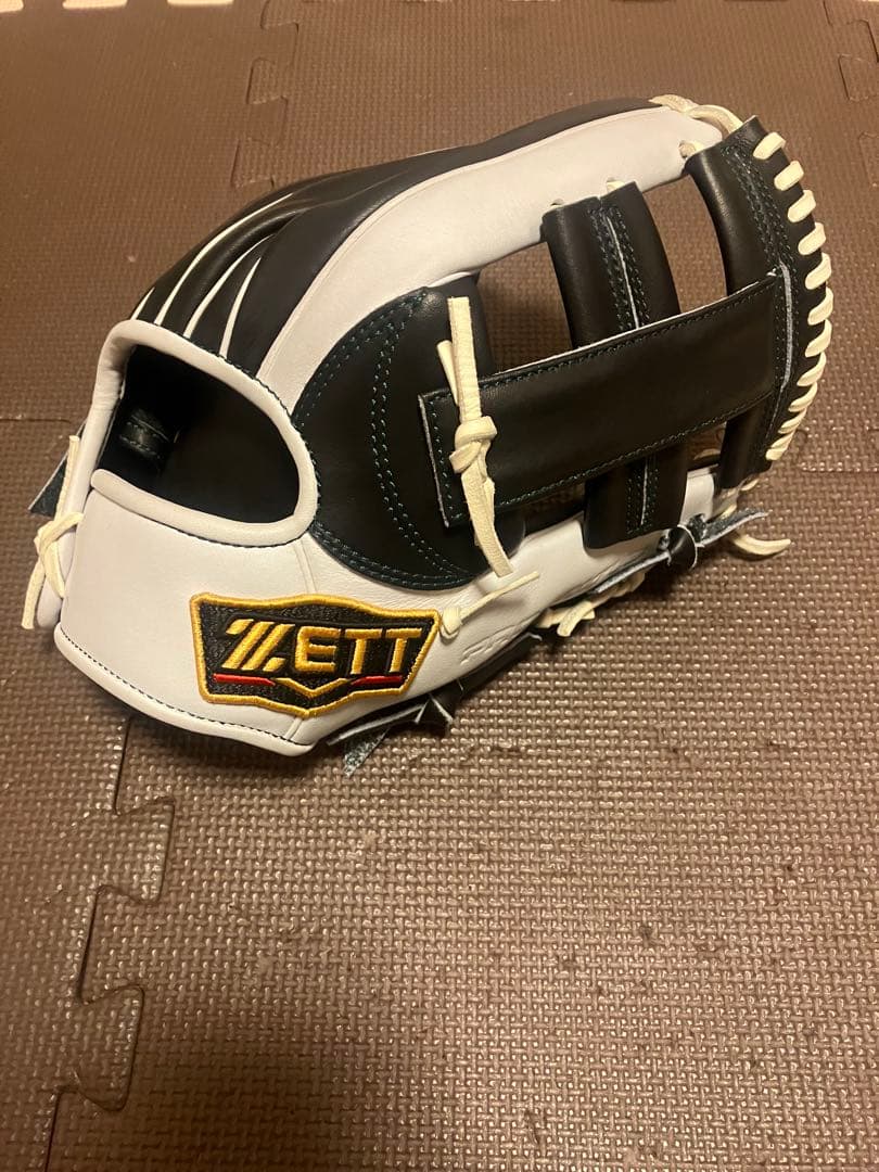 ゼットプロステイタス、軟式内野手用グローブ 吉川尚輝モデル　246型