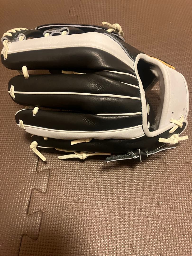 ゼットプロステイタス、軟式内野手用グローブ 吉川尚輝モデル　246型