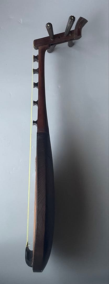 古い琵琶　盲僧琵琶ふう