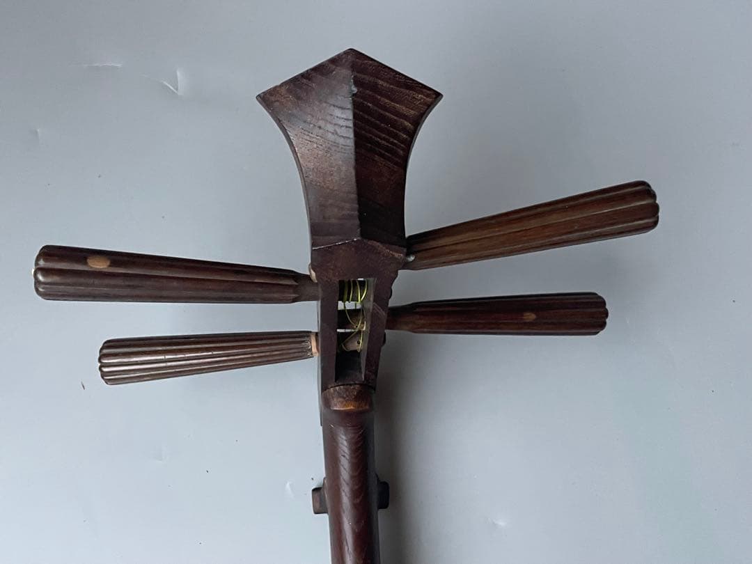 古い琵琶　盲僧琵琶ふう