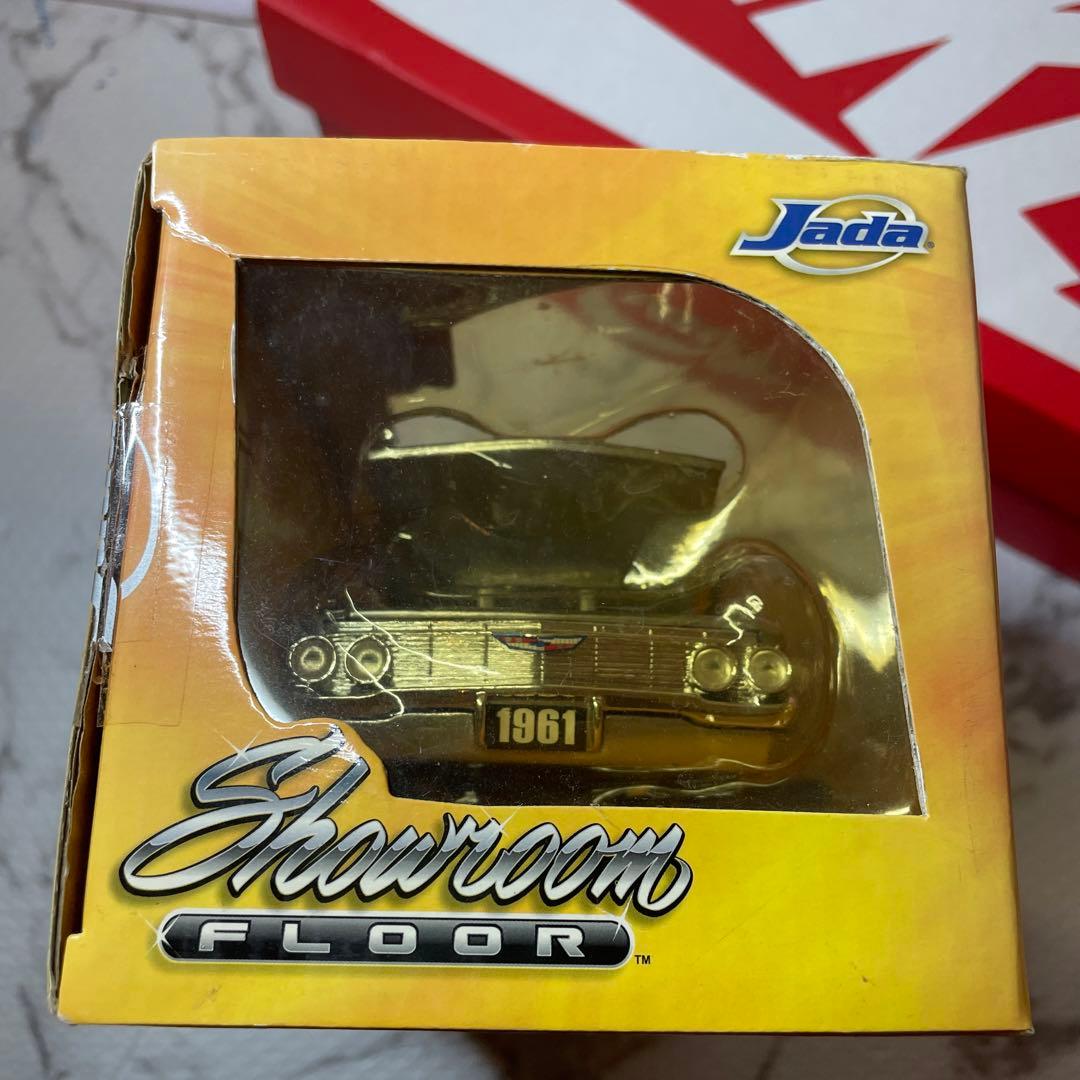 ミニカー JADA TOYS 1/24 1961 CHEVY IMPALA