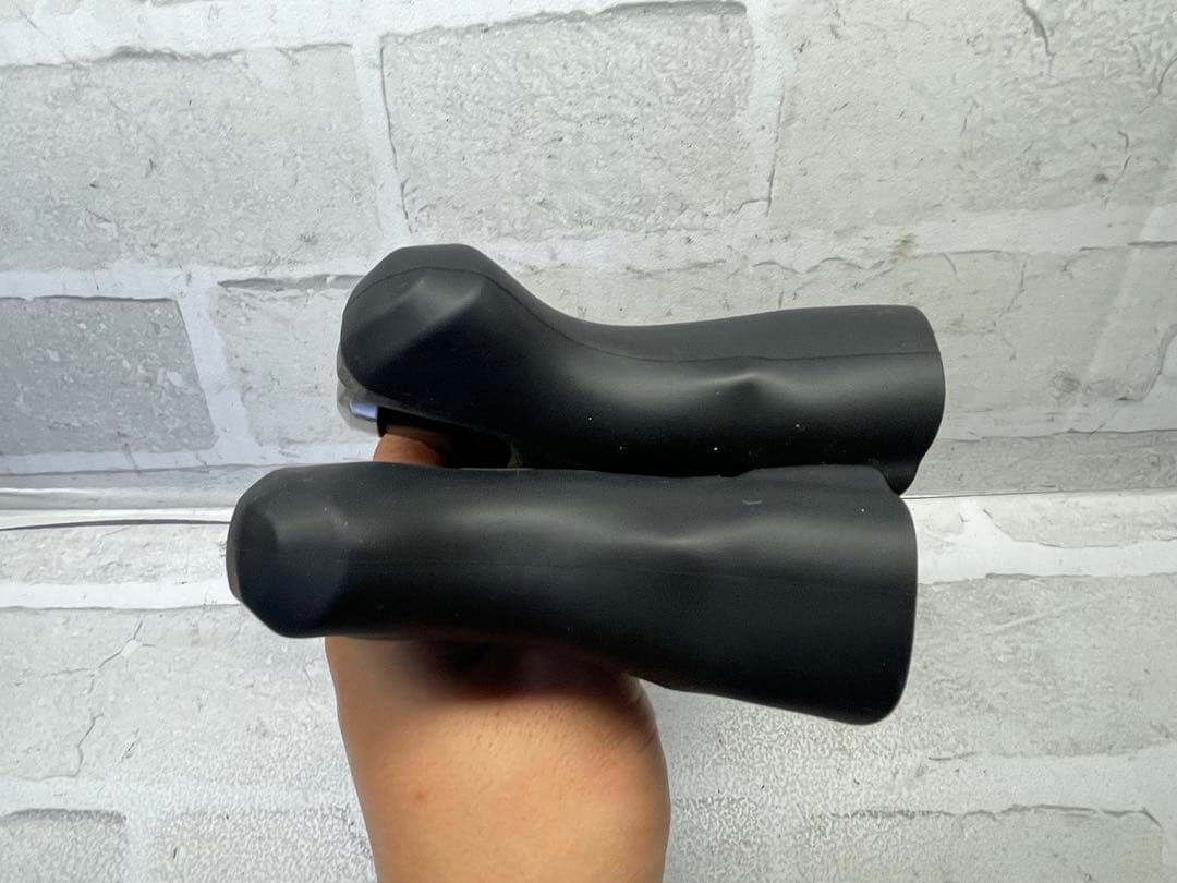 シマノ105 5800 stiレバー　新品ブラケットカバー