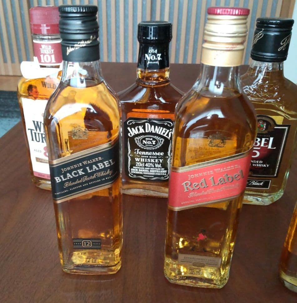 ウイスキー コレクション ６本セット《200ml》