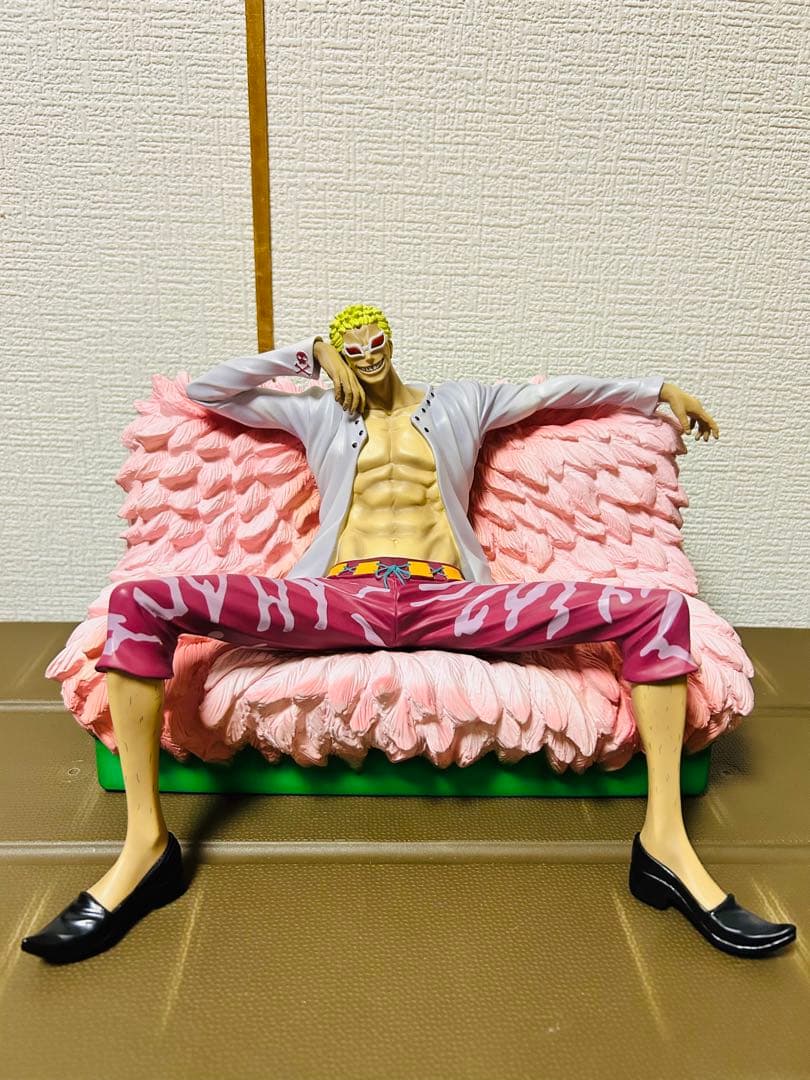 ドフラミンゴ　アーカイブコレクション ワンピース フィギュア