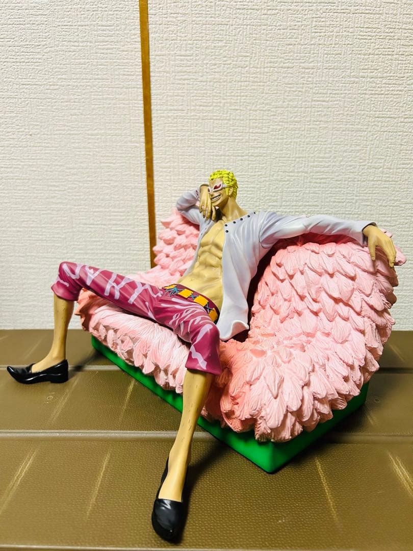 ドフラミンゴ　アーカイブコレクション ワンピース フィギュア